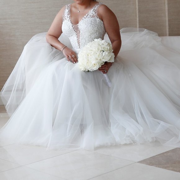 Mira Zwillinger Wedding Gown - Picture 1 of 11